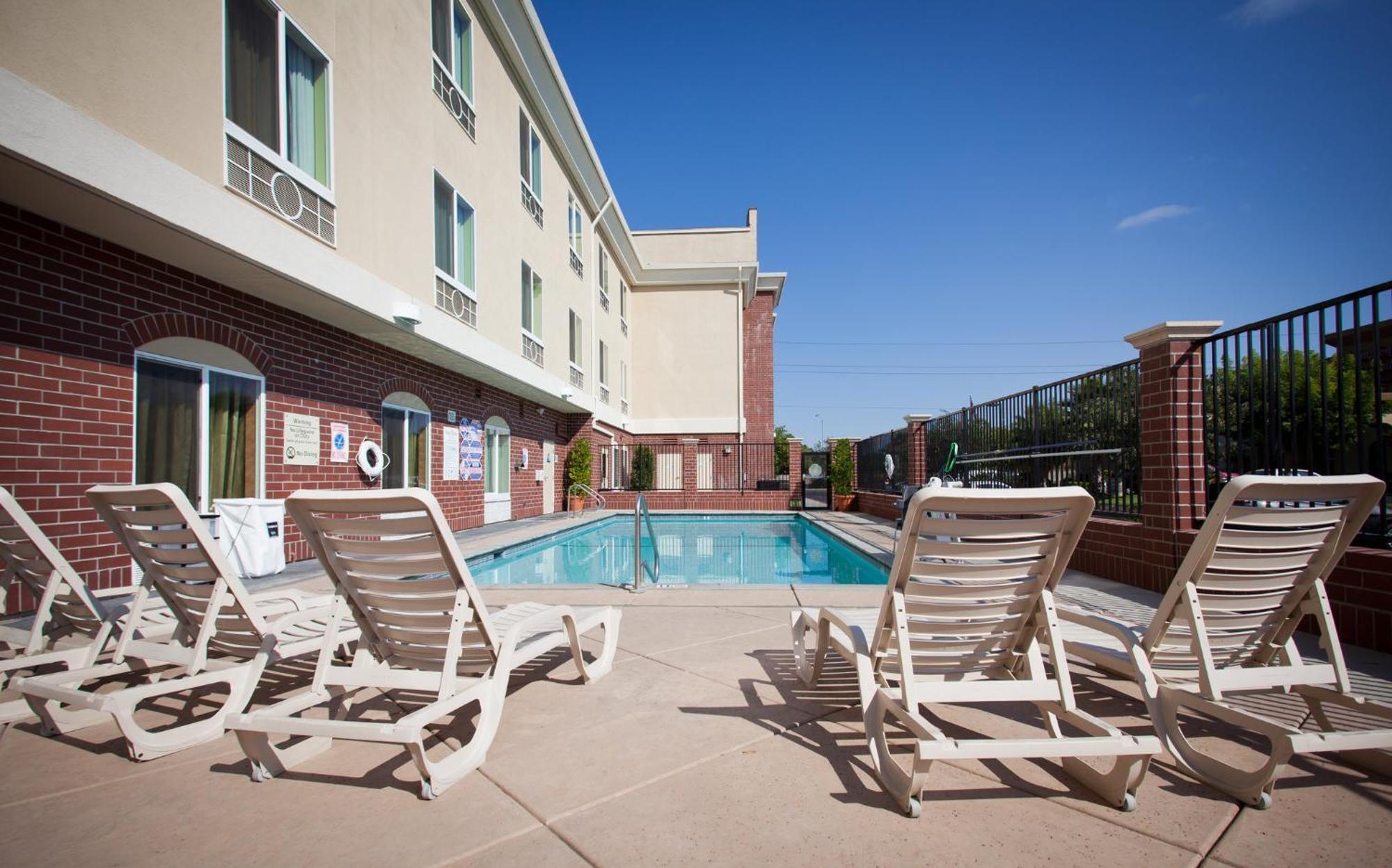 Express & Ne Cal Expo By Ihg 3*