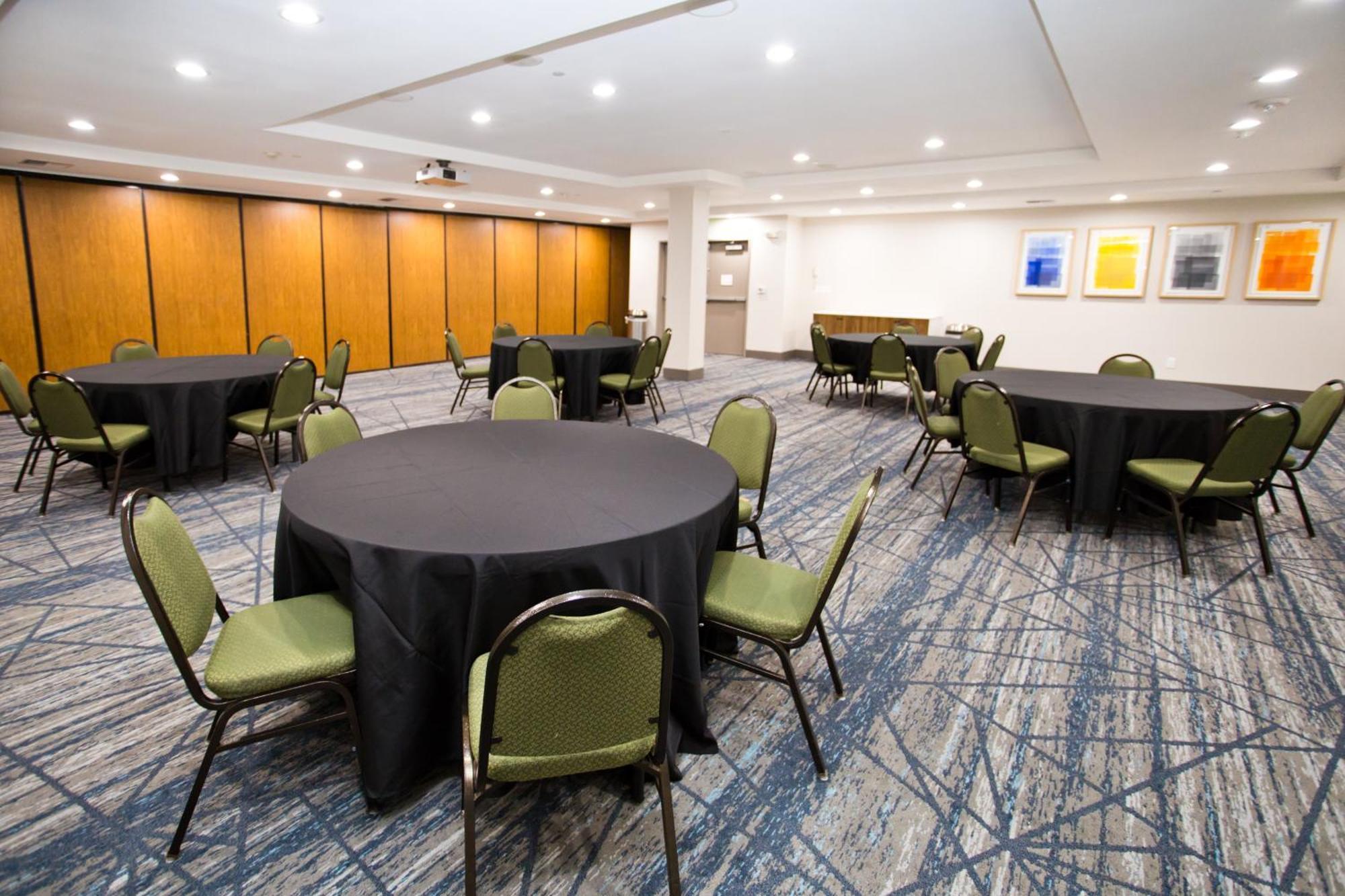 Hotel Express & Ne Cal Expo By Ihg